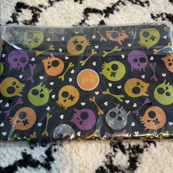 🦁 2 for $10 Cosmetic Bag - Picture 3 of 6